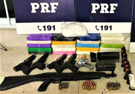 Fuzil e 21 kg de drogas são encontrados em ônibus com destino a Maceió