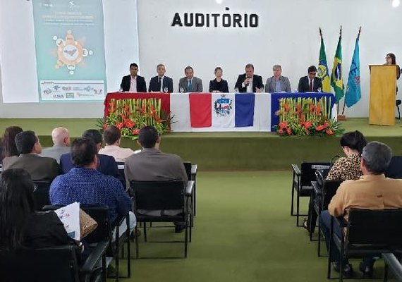 TCE/AL e Escola de Contas reúnem gestores municipais em Viçosa