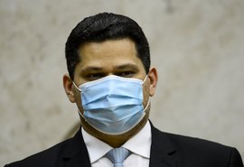 Ex-presidente do Senado é internado com fortes dores abdominais