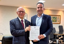 Paulo Dantas sanciona lei que reorganiza serventias extrajudiciais