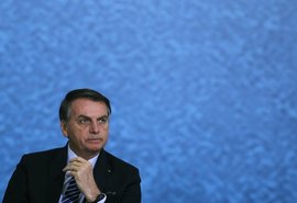 Bolsonaro diz que não pretende acabar com estabilidade de servidor