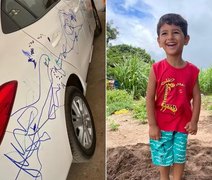 Menino de 3 anos risca carro e mãe viraliza no TikTok em Alagoas