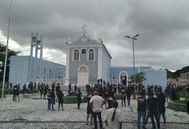 Moradores fazem protesto e cobram ação da Braskem sobre indenizações