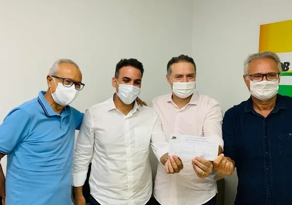 Renan Filho anuncia filiação de Renato Filho, prefeito de Pilar, ao MDB