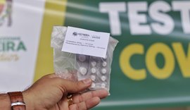 Pacientes com covid ou síndromes gripais recebem kits de medicamentos em Palmeira