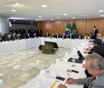 Vice-governador de AL discute segurança nas escolas com Lula em reunião