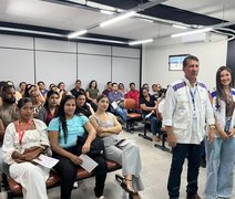 Profissionais que atuam na preparação e distribuição de marmitas participaram do treinamento