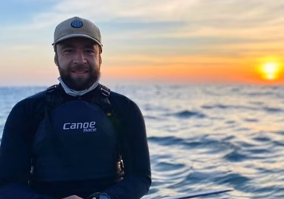 Surfista brasileiro operado após ser atingido no coração por peixe-espada