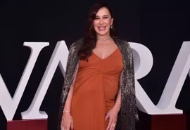 Claudia Raia dá bronca em jornalista que não sabia o nome de seu bebê e é criticada na web