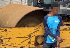 Homem é amarrado por vigilante após tentativa de furto em obra de ciclovia em Arapiraca