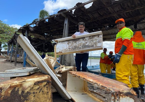 Ação retira 150 toneladas de resíduos da Lagoa Mundaú, em Maceió