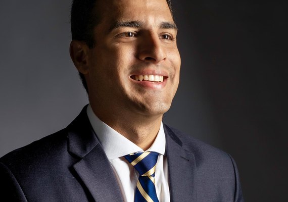 Alinhado com JHC e com Paulo Dantas: a habilidade do presidente da Câmara de Maceió