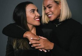 Marta anuncia noivado com jogadora inglesa Toni Deion