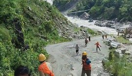 Nepal intensifica buscas por 933 trabalhadores presos em túneis em enchente