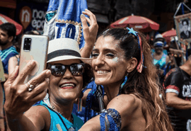 Carnaval: veja como proteger o celular nos últimos dias de folia