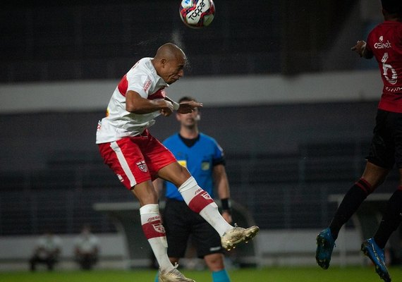 Após derrota para o Botafogo e saída do G4, CRB mantém o foco no Guarani