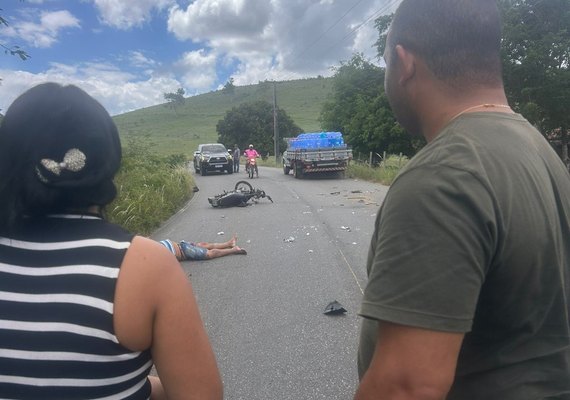 Homem fica ferido após colisão entre moto e caminhão no Agreste de AL