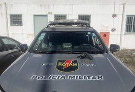 Mulher é presa por tráfico de drogas no bairro do Poço