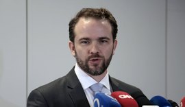 Durigan defende taxação de ultrarricos e destaca potencial do Brasil em viagem