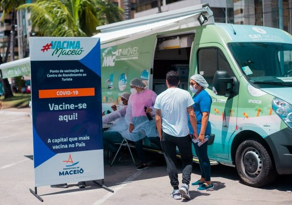 Ponto de vacinação do CAT Móvel fecha nesta quinta (23) e volta no domingo (26)