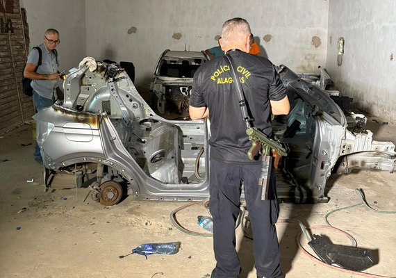 Polícia Civil estoura mais um galpão de desmanche de veículos em Maceió
