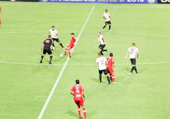 CRB cai três posições na tabela