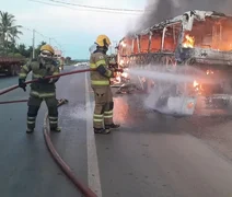 Ônibus de turismo que seguia de Alagoas para São Paulo pega fogo em rodovia