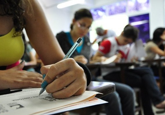 MEC suspende pagamento de parcelas do Fies