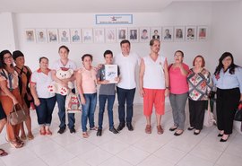 Famílias recebem a Carteira de Identificação do Autista
