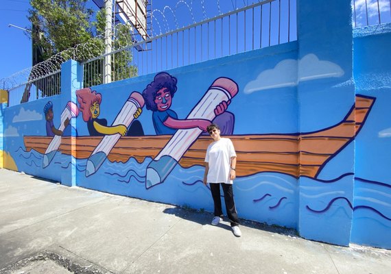 Graffiti transforma muro de escola estadual em painel sobre diversidade