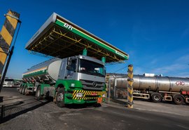 Petrobras anuncia redução de R$ 0,18 na gasolina para distribuidoras