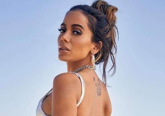 Vídeo: Anitta é vítima de preconceito ao gravar clipe em terreiro de candomblé