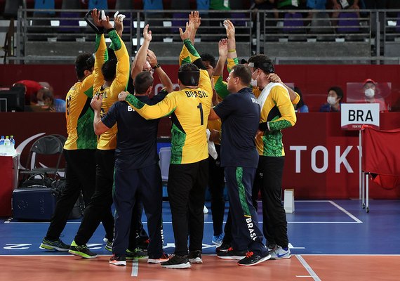 Brasil vence China e conquista ouro inédito no goalball em Tóquio