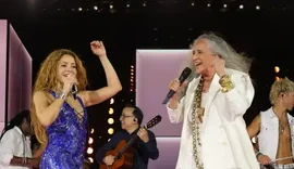 Shakira agradece participação de Maria Bethânia após show em Copacabana