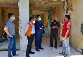 Depois de anunciar que voltariam para 'resto' de casa, família recebe apoio da prefeitura