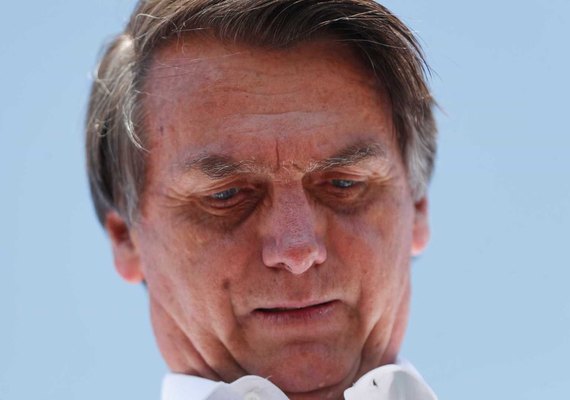 Bolsonaro segue estável na UTI, diz boletim médico deste sábado