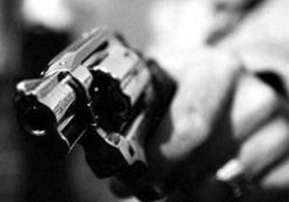 Acusado de matar a madrasta vai a júri nesta terça-feira (19)