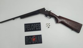 PM prende dois homens e arma de fogo em Arapiraca e Santana do Ipanema