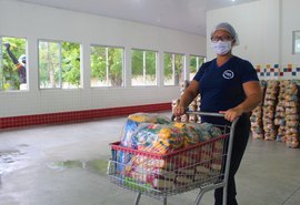 Educação entrega kits merenda para seis escolas nesta quarta (14) e quinta (15)