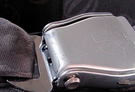 Nas estradas, 4 em cada 10 pessoas dispensam uso do cinto de segurança