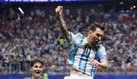 Argentina vence de virada contra Egito e garante vaga nas quartas da Copa do Mundo