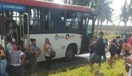 Ônibus desgovernado desce ladeira e deixa passageiros feridos no bairro de Guaxuma