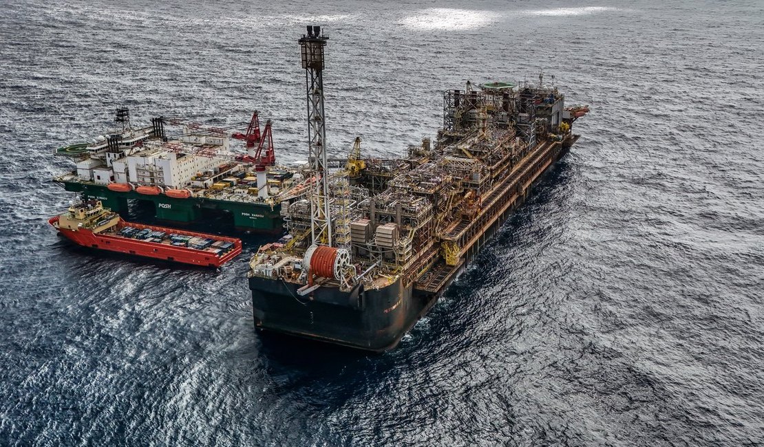 Petroleiros apresentam propostas para fortalecer controle estatal da Petrobras