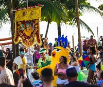 Pinto da Madrugada leva a folia do carnaval em cortejo pelo Marco dos Corais