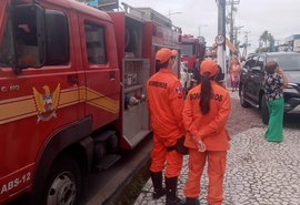 Incêndio destrói quarto de apartamento na Ponta Verde
