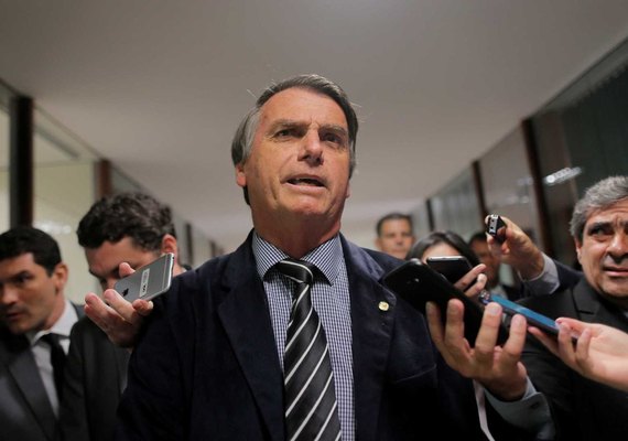 Horário eleitoral: PT chama Bolsonaro de Hitler; rivais pedem moderação