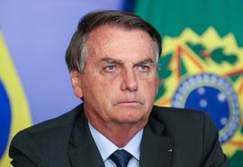 'Superpedido' de impeachment contra Bolsonaro é protocolado na Câmara
