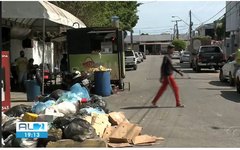 Lixo se acumula em Maceió