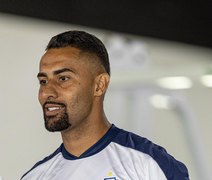 Anunciado na sexta-feira, Matheus Sacramento inicia trabalhos com elenco azulino