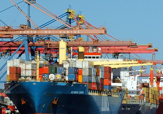 Superávit da balança comercial do Brasil supera US$ 7 bilhões em julho